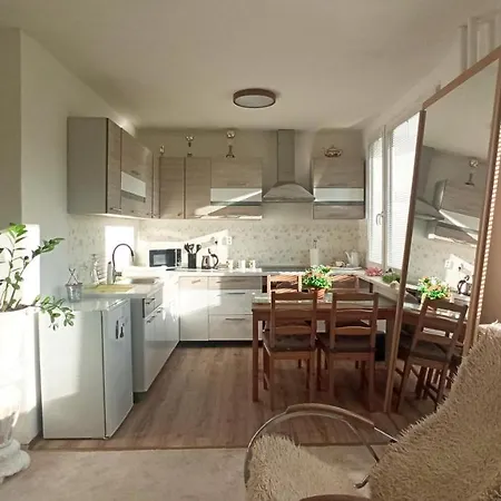 In A Good Location Apartament *